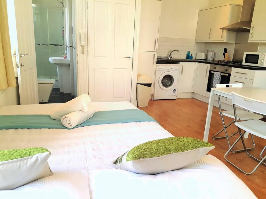 Excellent Studio Flat In London Bagian luar foto