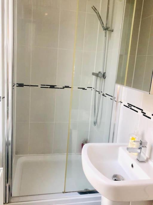 Excellent Studio Flat In London Bagian luar foto